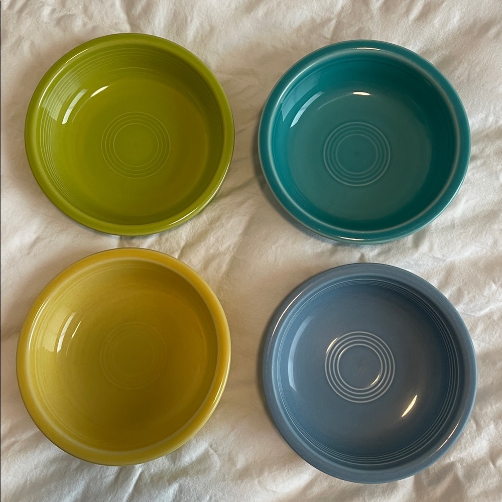 Vintage Fiestaware - Ceramic Bowls Set of 4 - Picture 3 of 3